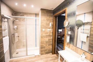 Фото номера Апартаменты Делюкс Отель Mineral Hotel Malinowy Raj г. Солец-Здруй 4