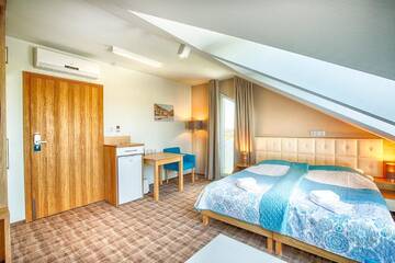 Фото номера Двухместный номер с 1 кроватью Апарт-отели SOLAVO HOME&amp;TRAVEL г. Солец-Здруй 3