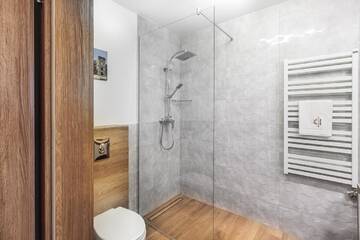Фото номера Двухместный номер с 1 кроватью и собственной ванной комнатой Апарт-отели SOLAVO HOME&amp;TRAVEL г. Солец-Здруй 4